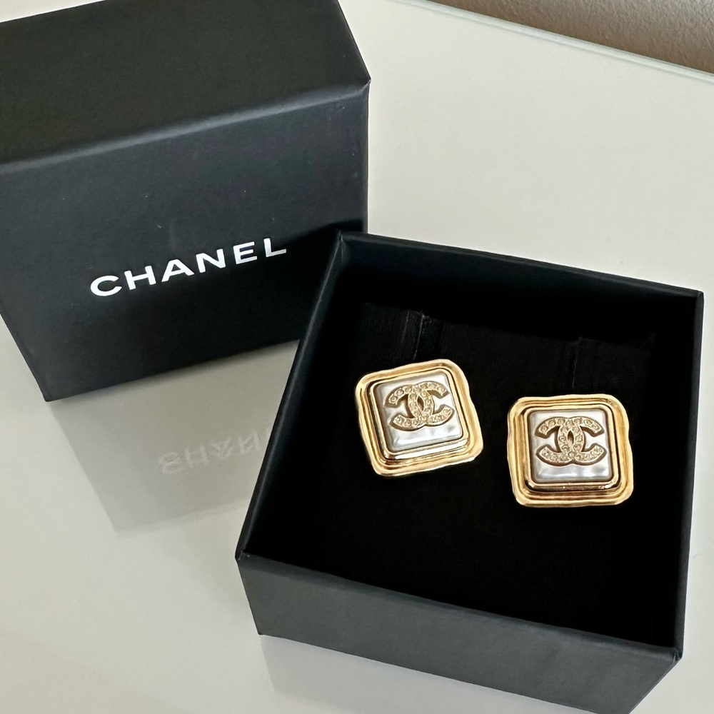 CHANEL Square CC Earrings